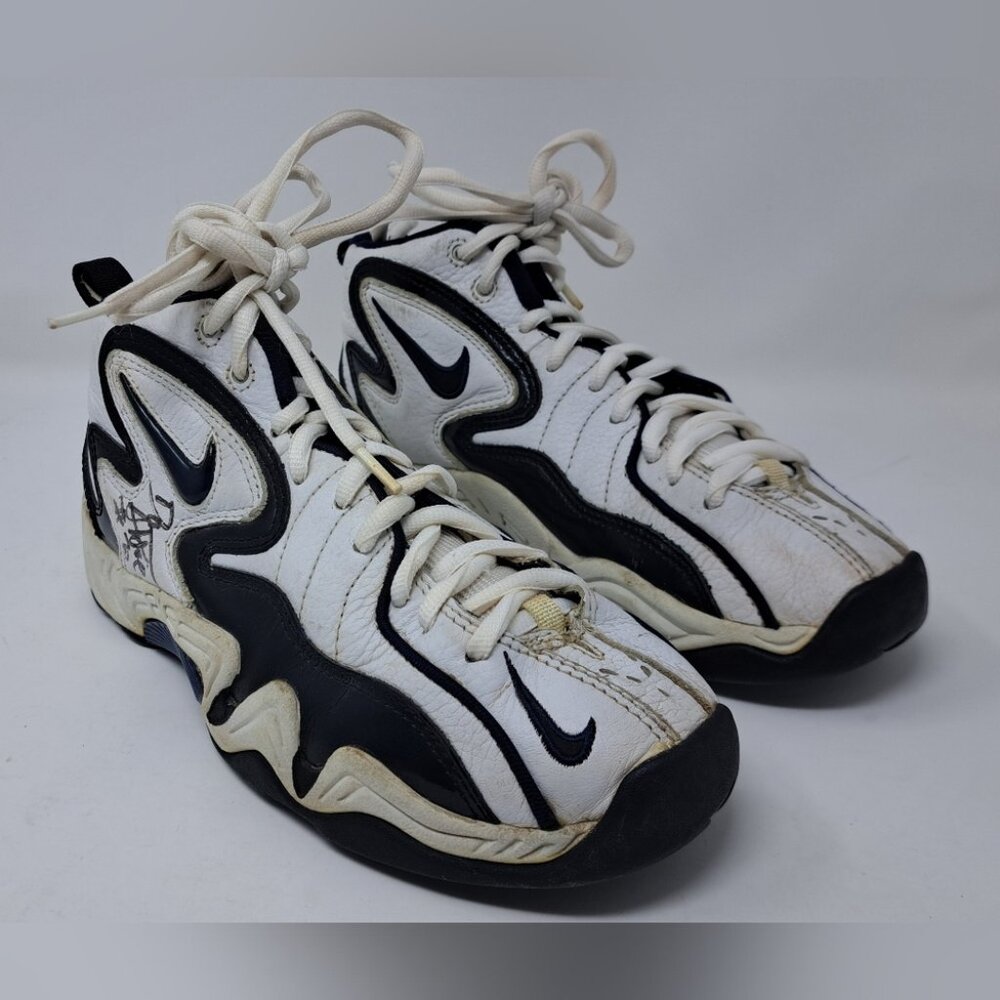 Vintage 90s Nike Basketball Shoes Signed Damon Stoudamire Toronto Raptors NBA
